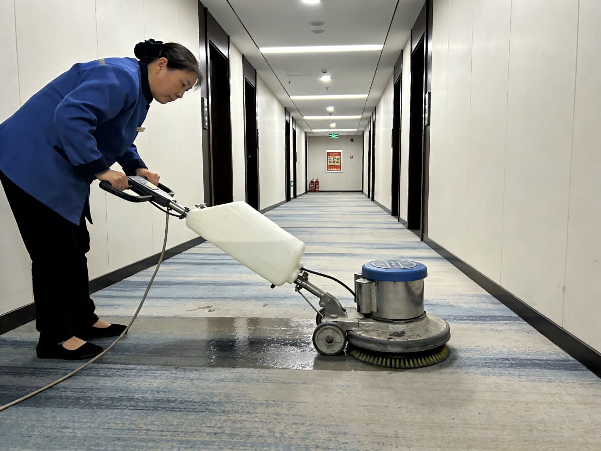 宜兴地毯清洗服务现场实拍